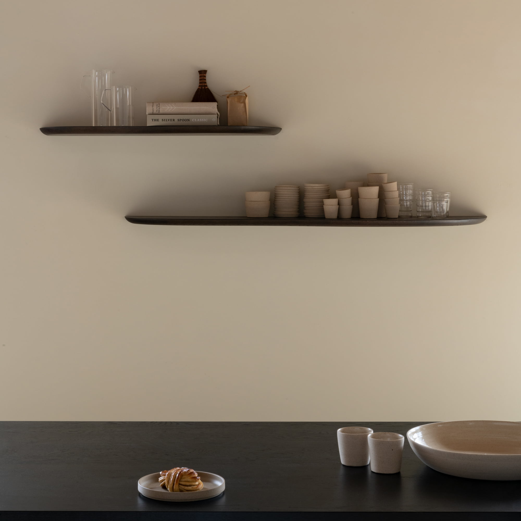 zwevende-wandplanken-studio-henk-blob-wandplank-m-rechts